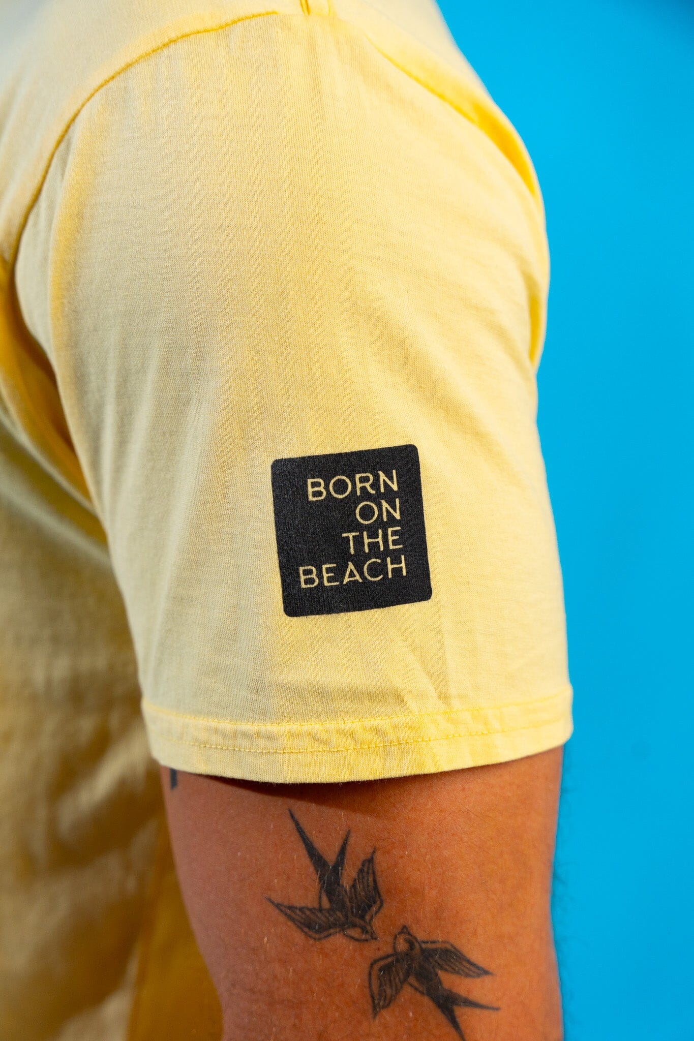 MAS CERVEZA! Short Sleeve T-Shirt - Image 4