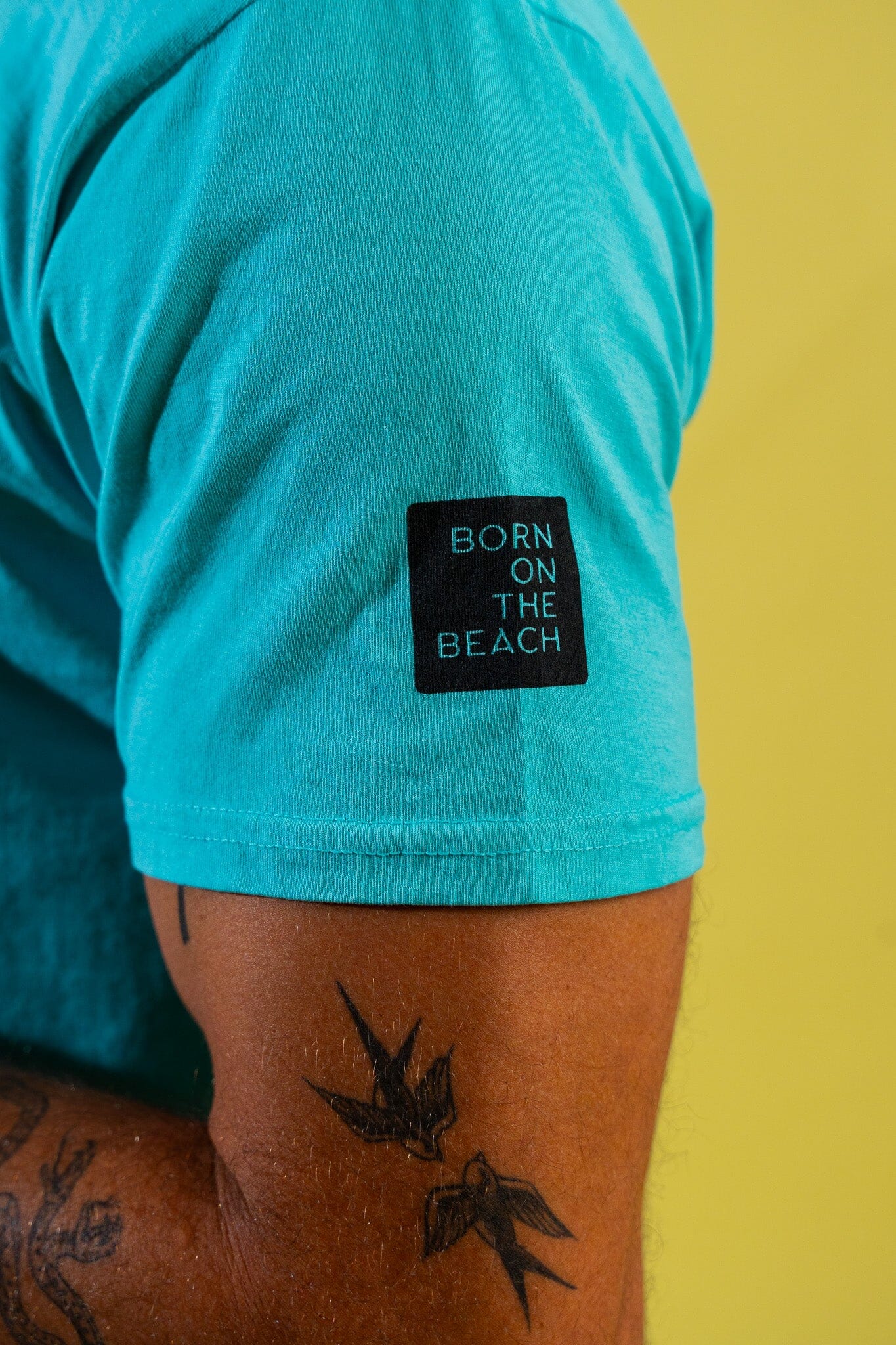 MAS CERVEZA! Short Sleeve T-Shirt - Image 7