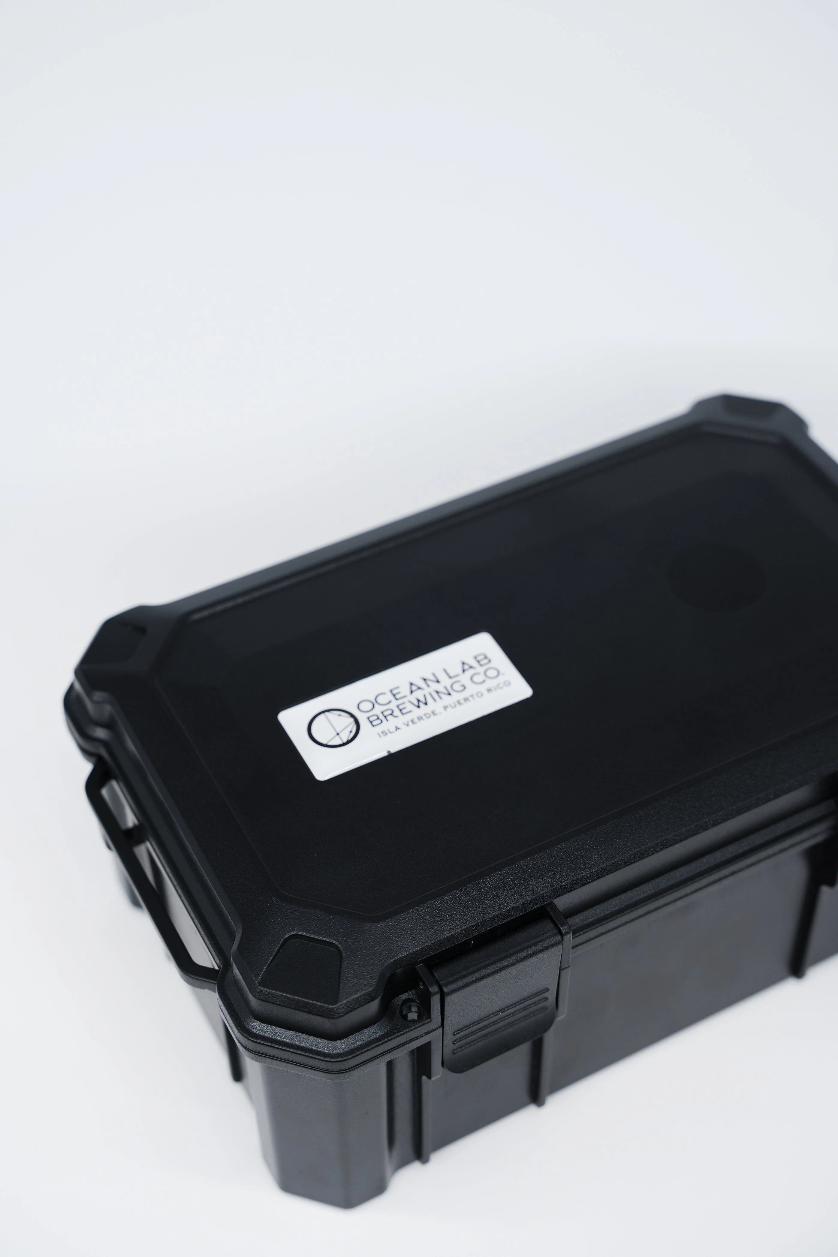 Large Portable Hard Cigar Case With Cutter - Image 3