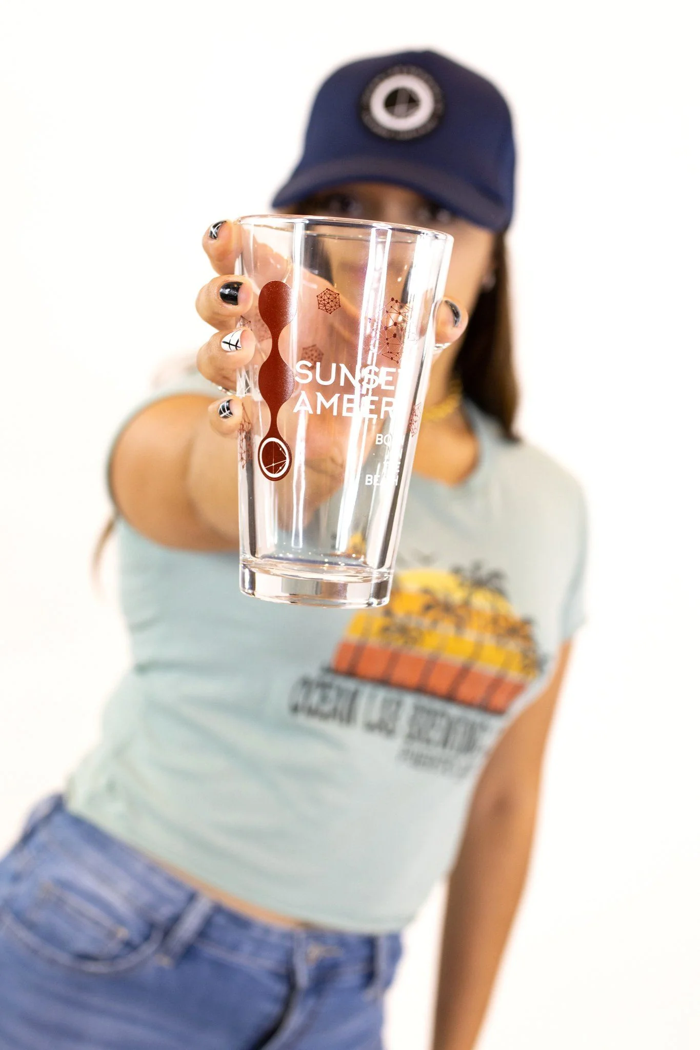 Sunset Amber Pint Glass - Image 4